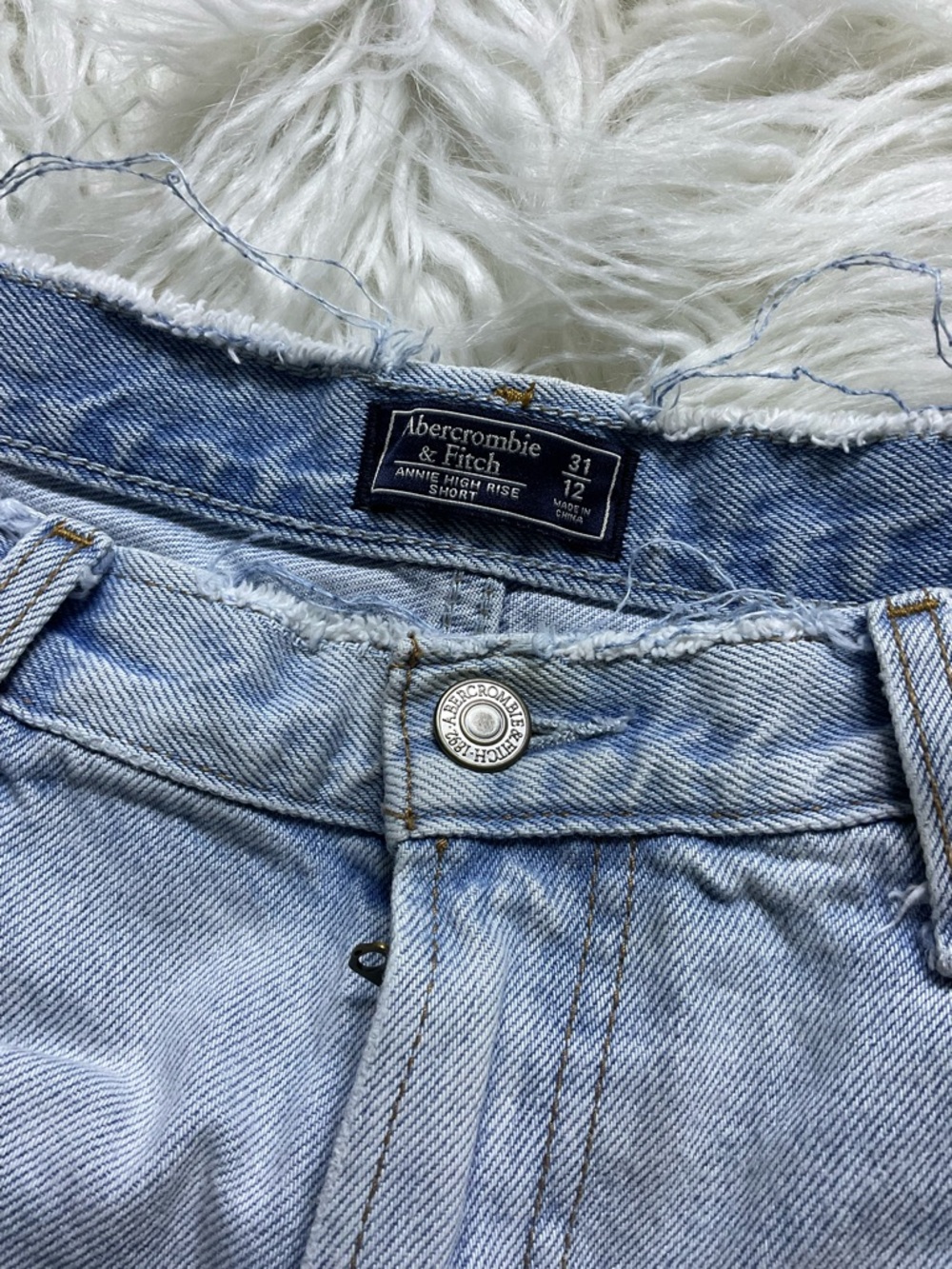 Abercrombie Annie High Rise Shorts - Picture 2 of 4
